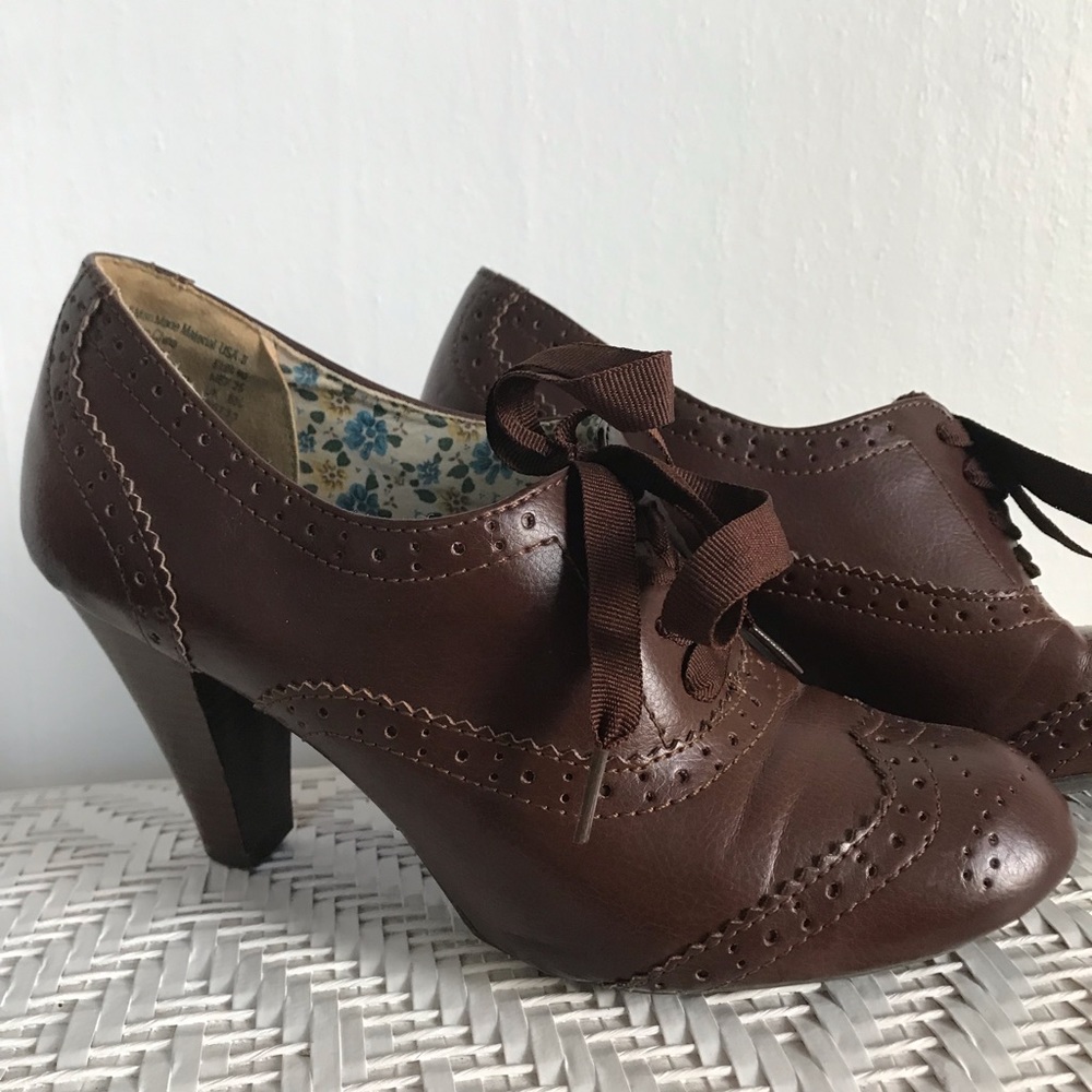 AE Oxford Heels